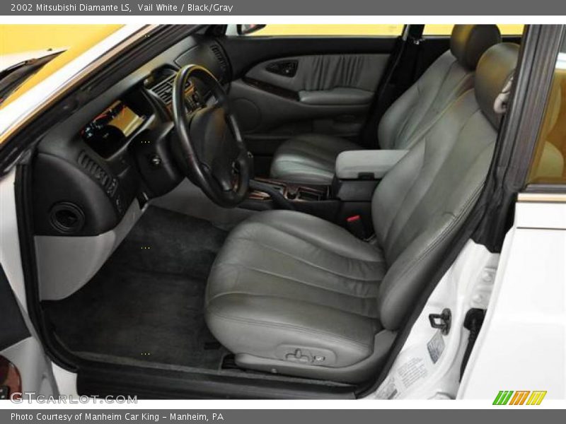 Vail White / Black/Gray 2002 Mitsubishi Diamante LS
