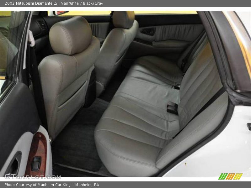 Vail White / Black/Gray 2002 Mitsubishi Diamante LS
