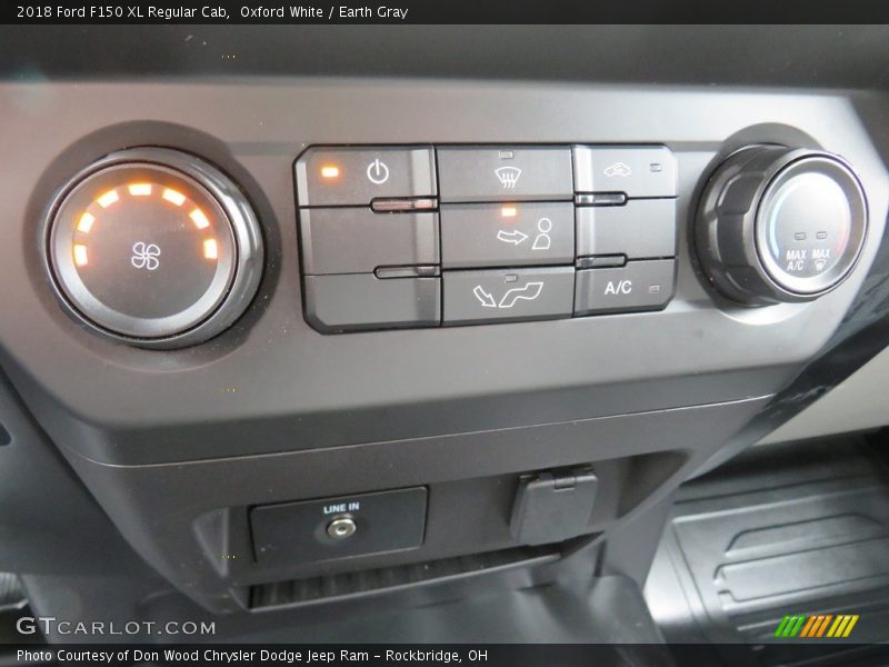 Oxford White / Earth Gray 2018 Ford F150 XL Regular Cab