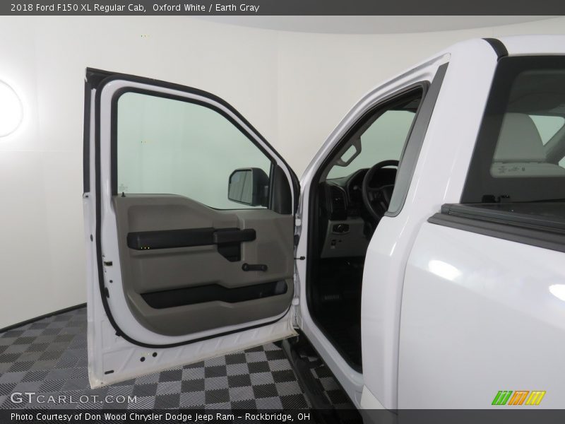 Oxford White / Earth Gray 2018 Ford F150 XL Regular Cab