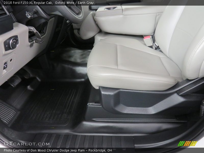 Oxford White / Earth Gray 2018 Ford F150 XL Regular Cab