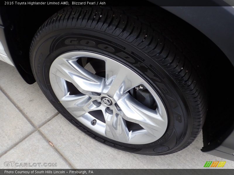 Blizzard Pearl / Ash 2016 Toyota Highlander Limited AWD
