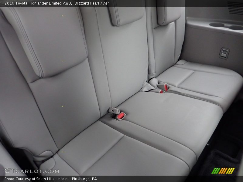 Blizzard Pearl / Ash 2016 Toyota Highlander Limited AWD