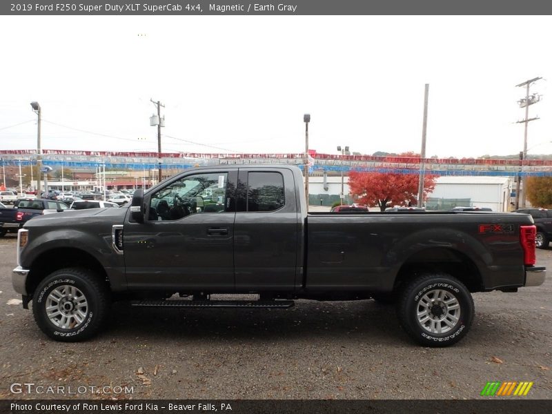 Magnetic / Earth Gray 2019 Ford F250 Super Duty XLT SuperCab 4x4