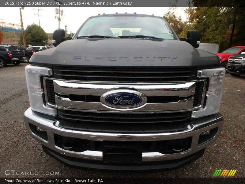 Magnetic / Earth Gray 2019 Ford F250 Super Duty XLT SuperCab 4x4