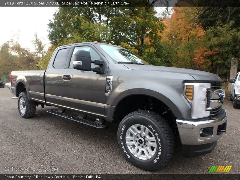 Magnetic / Earth Gray 2019 Ford F250 Super Duty XLT SuperCab 4x4