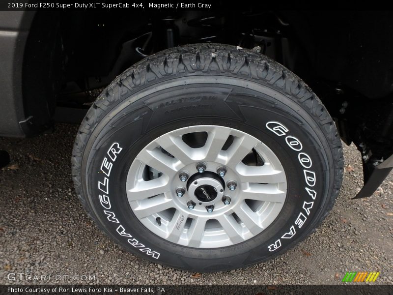 Magnetic / Earth Gray 2019 Ford F250 Super Duty XLT SuperCab 4x4