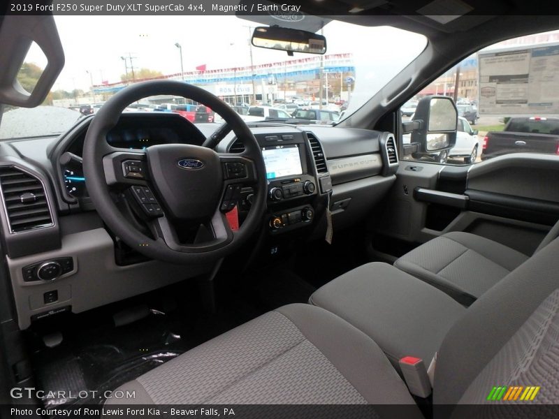 Magnetic / Earth Gray 2019 Ford F250 Super Duty XLT SuperCab 4x4