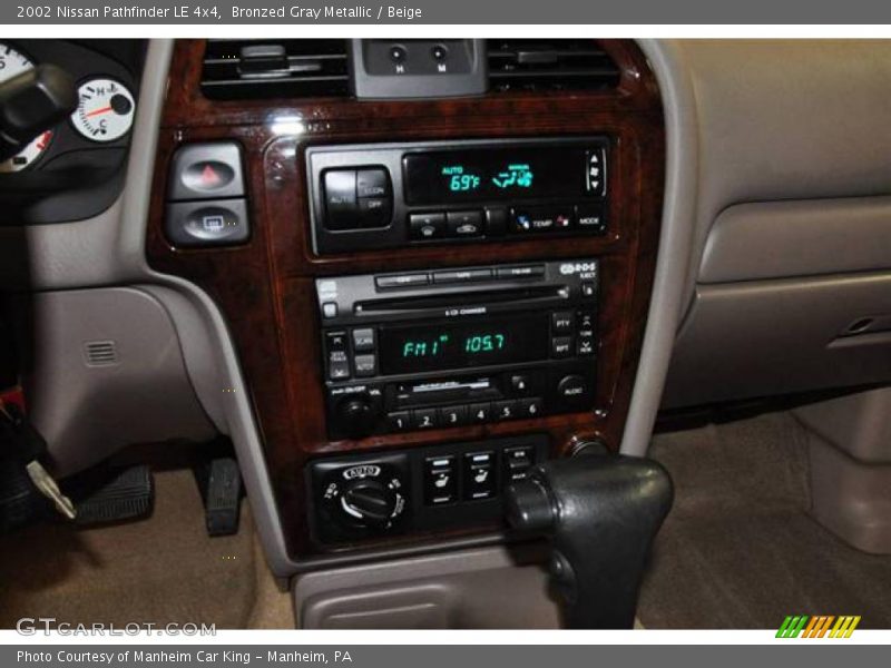 Bronzed Gray Metallic / Beige 2002 Nissan Pathfinder LE 4x4