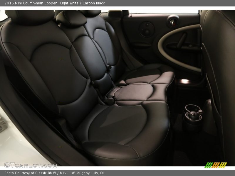 Light White / Carbon Black 2016 Mini Countryman Cooper