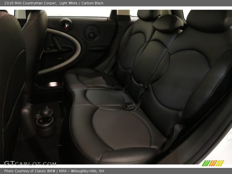 Light White / Carbon Black 2016 Mini Countryman Cooper