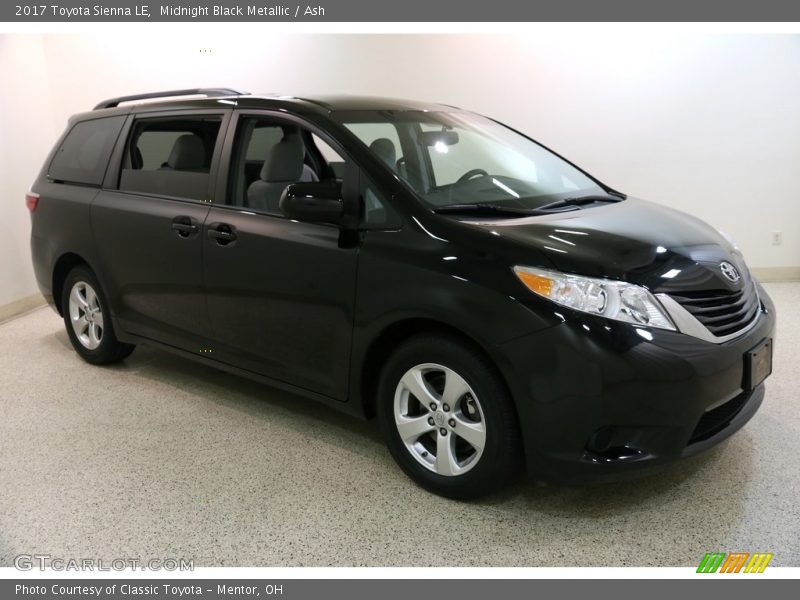 Midnight Black Metallic / Ash 2017 Toyota Sienna LE