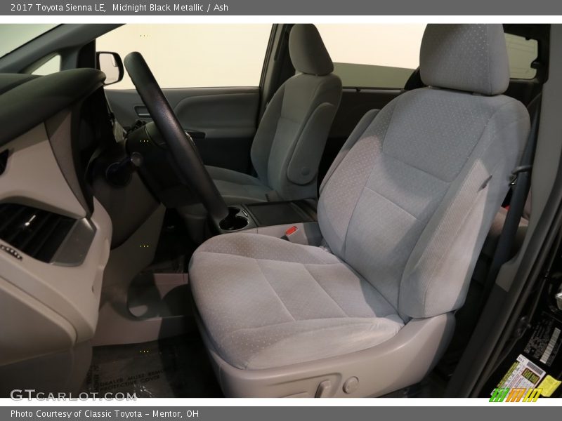 Midnight Black Metallic / Ash 2017 Toyota Sienna LE
