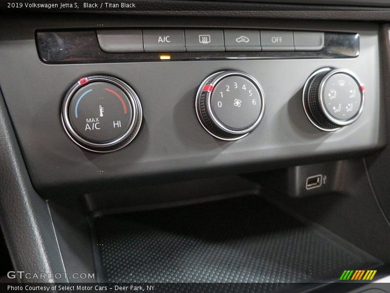 Black / Titan Black 2019 Volkswagen Jetta S