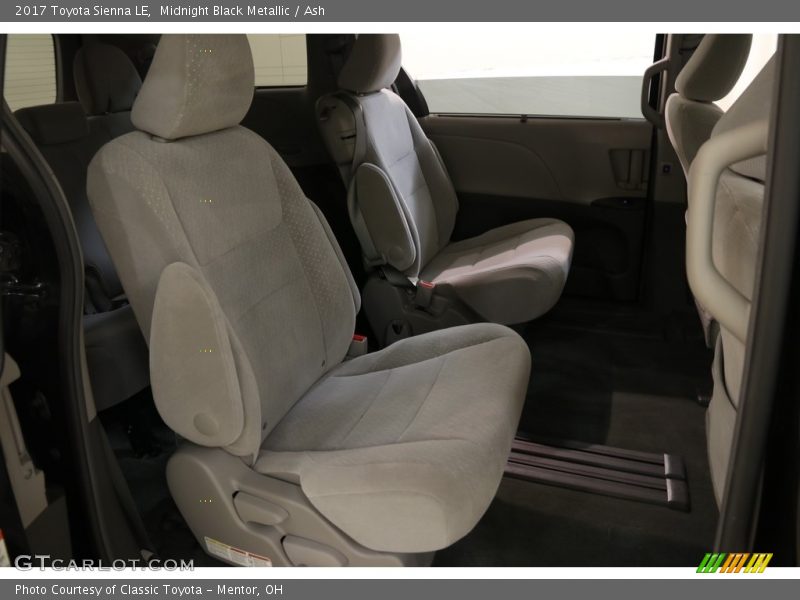 Midnight Black Metallic / Ash 2017 Toyota Sienna LE