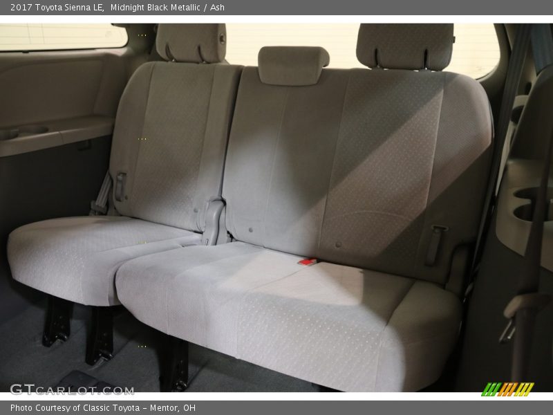 Midnight Black Metallic / Ash 2017 Toyota Sienna LE