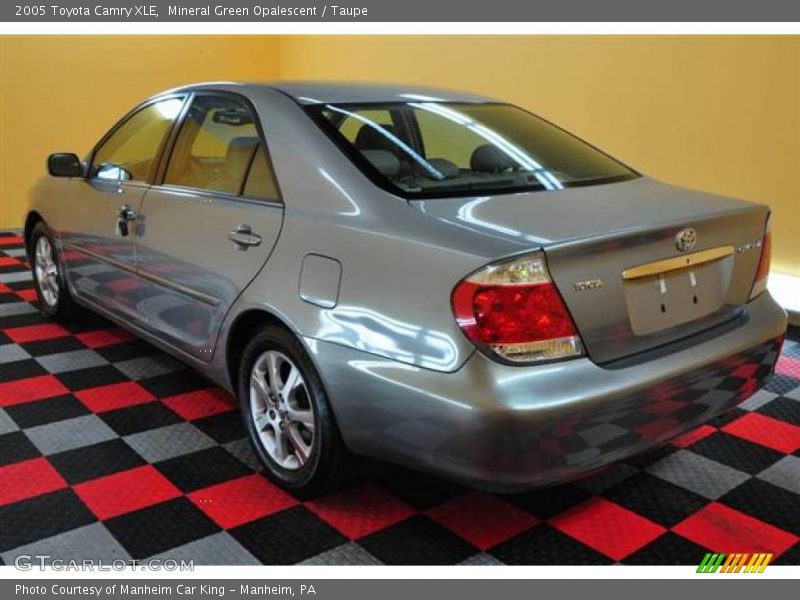 Mineral Green Opalescent / Taupe 2005 Toyota Camry XLE