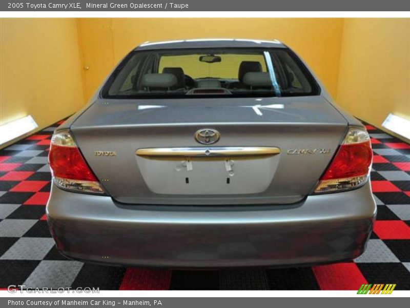 Mineral Green Opalescent / Taupe 2005 Toyota Camry XLE