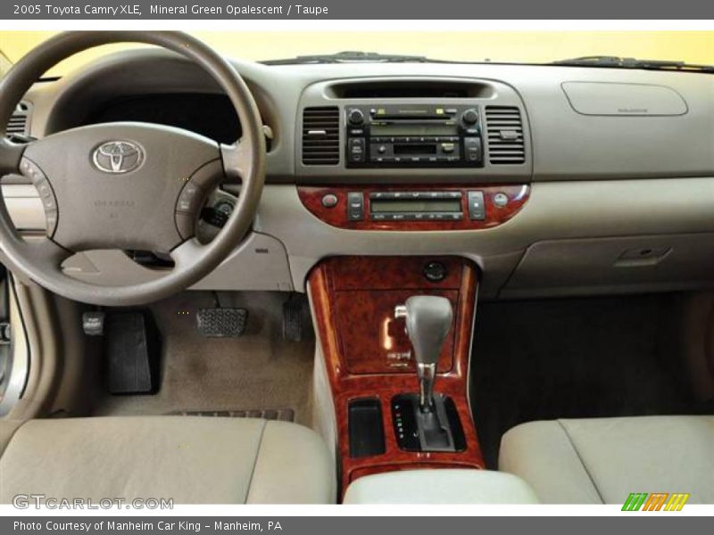 Mineral Green Opalescent / Taupe 2005 Toyota Camry XLE