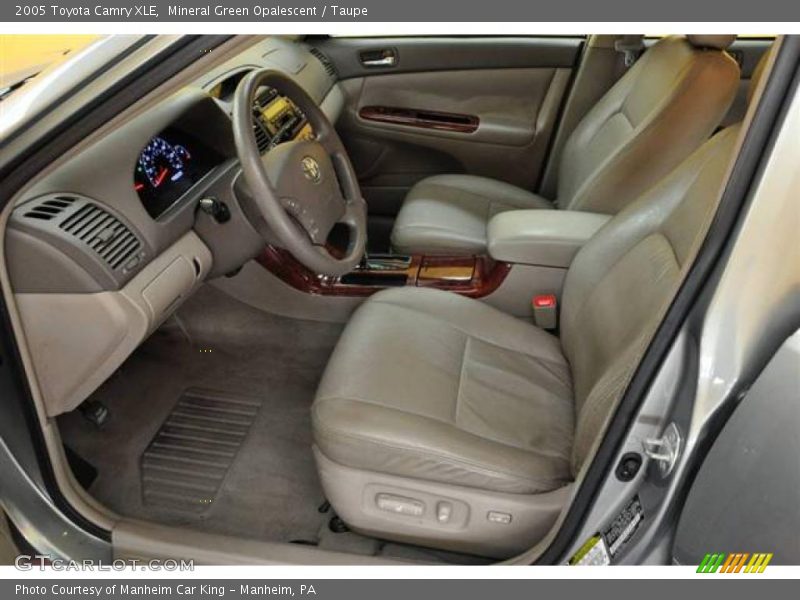Mineral Green Opalescent / Taupe 2005 Toyota Camry XLE