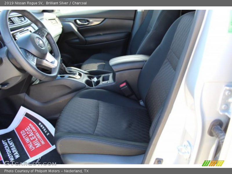 Brilliant Silver / Charcoal 2019 Nissan Rogue SV