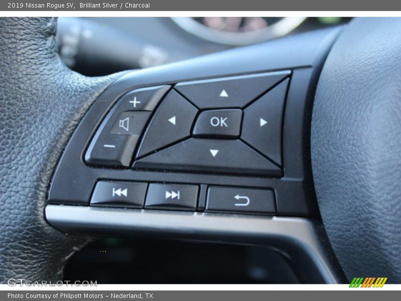Brilliant Silver / Charcoal 2019 Nissan Rogue SV