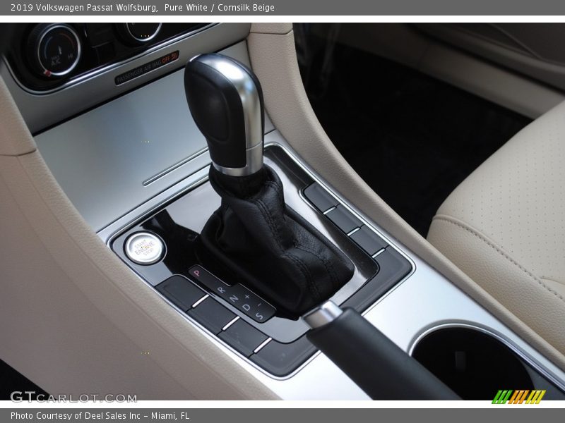 Pure White / Cornsilk Beige 2019 Volkswagen Passat Wolfsburg