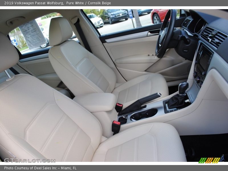 Pure White / Cornsilk Beige 2019 Volkswagen Passat Wolfsburg