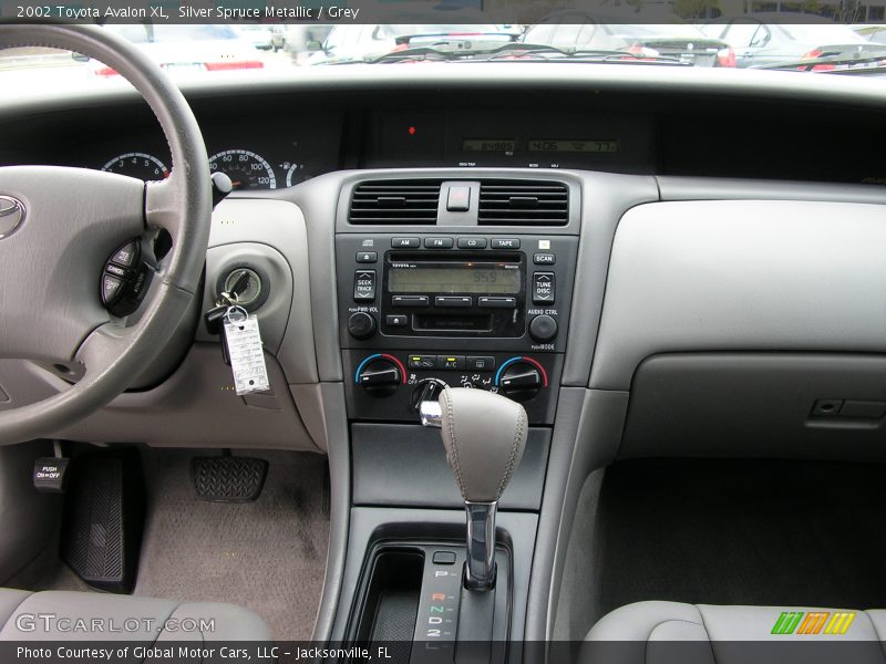 Silver Spruce Metallic / Grey 2002 Toyota Avalon XL