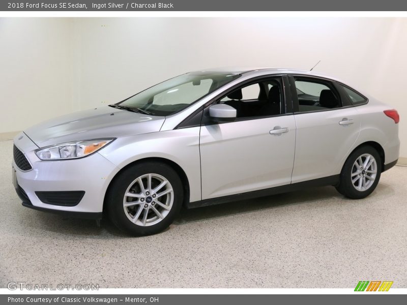 Ingot Silver / Charcoal Black 2018 Ford Focus SE Sedan