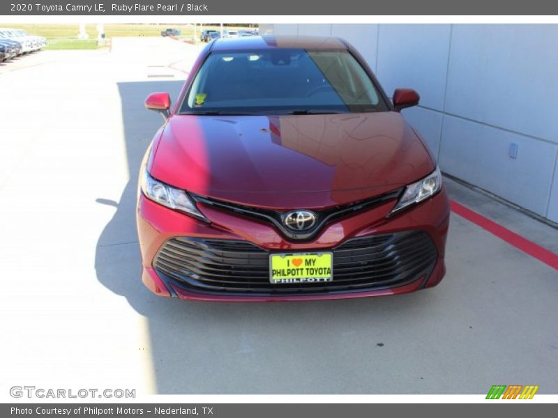 Ruby Flare Pearl / Black 2020 Toyota Camry LE