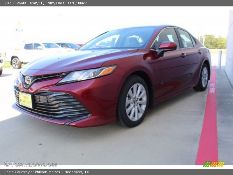 Ruby Flare Pearl / Black 2020 Toyota Camry LE