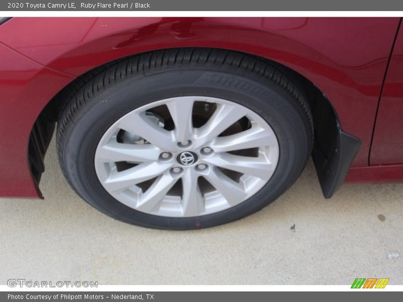 Ruby Flare Pearl / Black 2020 Toyota Camry LE