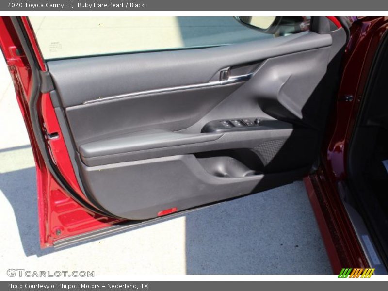 Ruby Flare Pearl / Black 2020 Toyota Camry LE