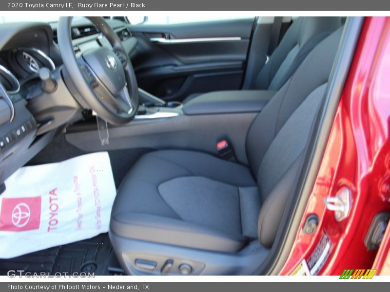 Ruby Flare Pearl / Black 2020 Toyota Camry LE