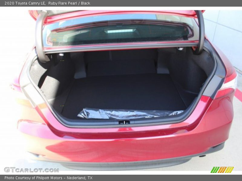 Ruby Flare Pearl / Black 2020 Toyota Camry LE