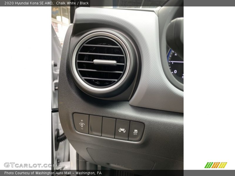 Chalk White / Black 2020 Hyundai Kona SE AWD