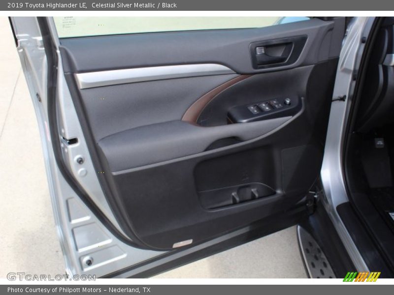 Celestial Silver Metallic / Black 2019 Toyota Highlander LE
