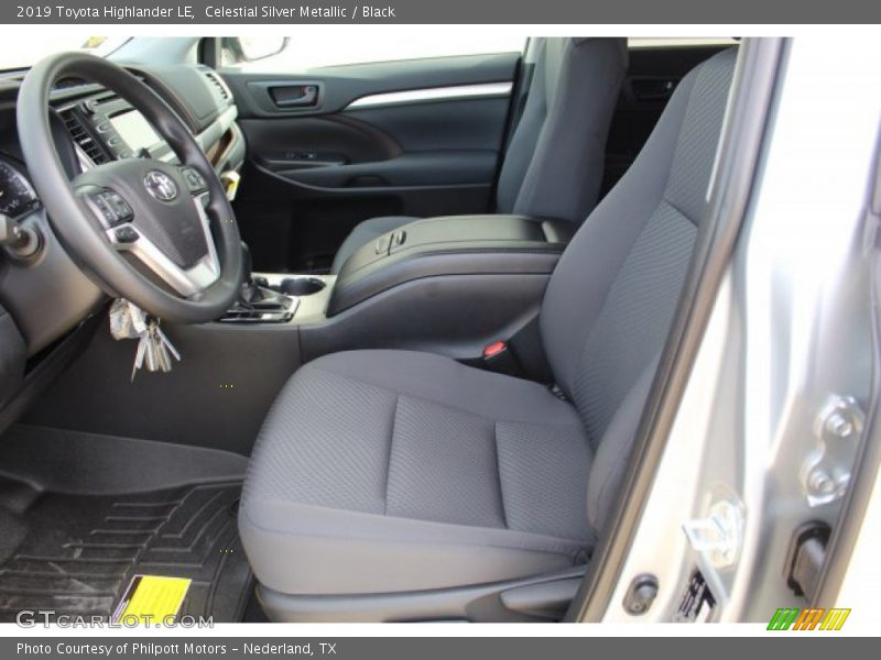 Celestial Silver Metallic / Black 2019 Toyota Highlander LE