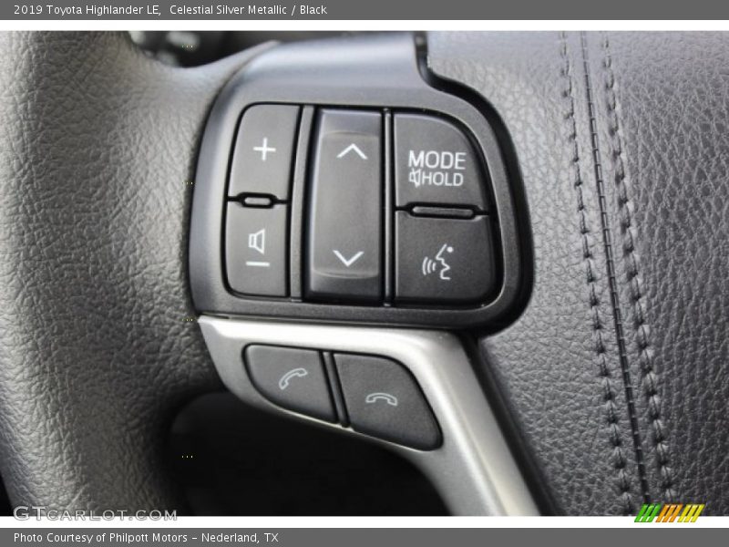 Celestial Silver Metallic / Black 2019 Toyota Highlander LE