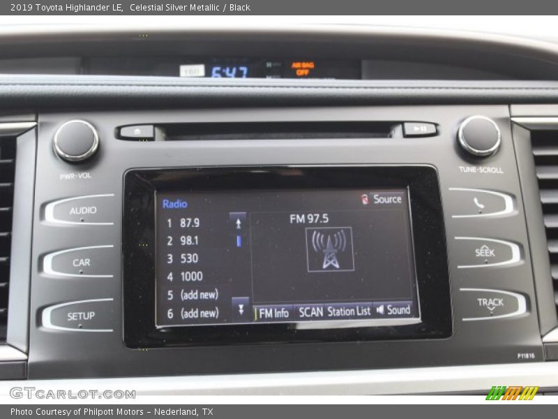 Celestial Silver Metallic / Black 2019 Toyota Highlander LE