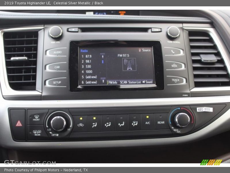 Celestial Silver Metallic / Black 2019 Toyota Highlander LE