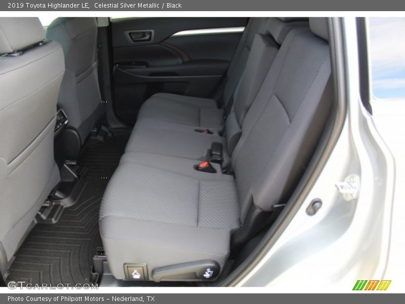 Celestial Silver Metallic / Black 2019 Toyota Highlander LE