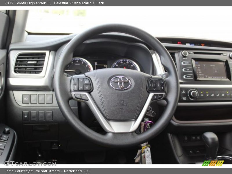 Celestial Silver Metallic / Black 2019 Toyota Highlander LE