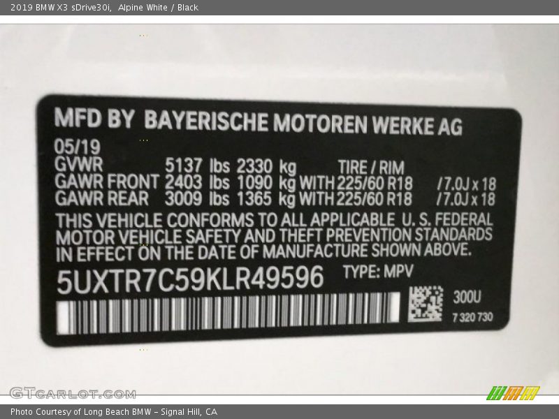 Alpine White / Black 2019 BMW X3 sDrive30i