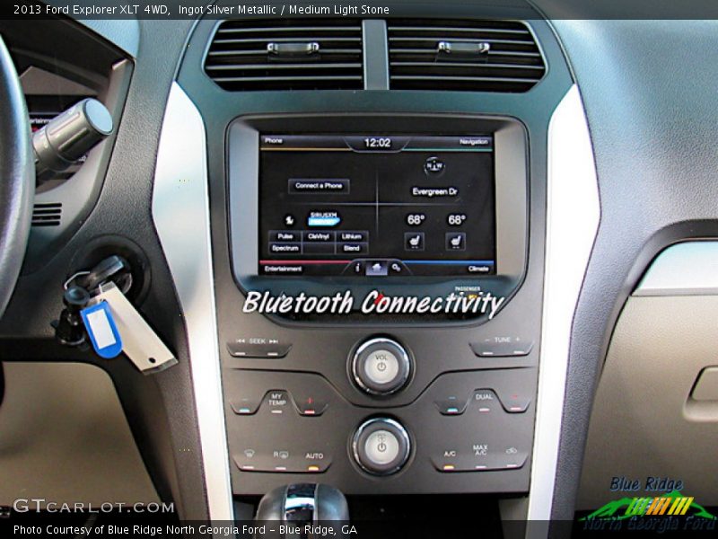 Ingot Silver Metallic / Medium Light Stone 2013 Ford Explorer XLT 4WD