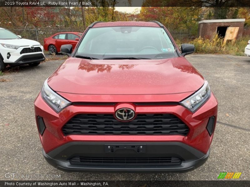 Ruby Flare Pearl / Black 2019 Toyota RAV4 LE