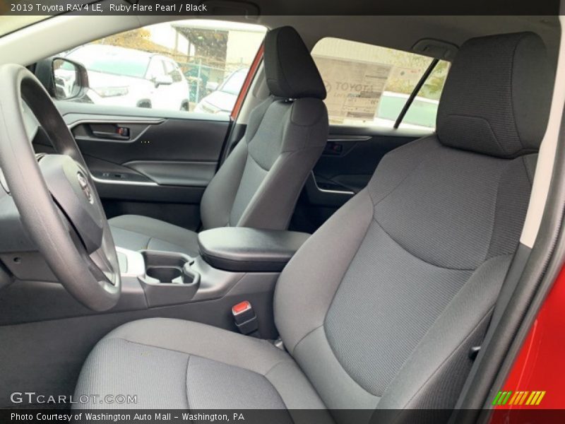 Ruby Flare Pearl / Black 2019 Toyota RAV4 LE
