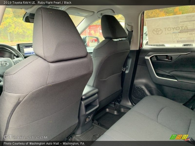 Ruby Flare Pearl / Black 2019 Toyota RAV4 LE