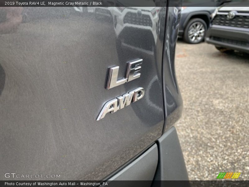 Magnetic Gray Metallic / Black 2019 Toyota RAV4 LE